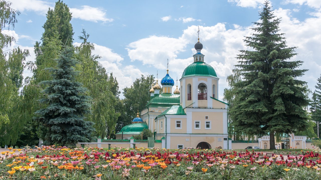 Орловская область ливенский. Свято Сергиевский собор Ливны. Орловская область Ливны Церковь. Сергиевская Церковь Ливны. Город Ливны Орловской области Свято Сергиевский собор.