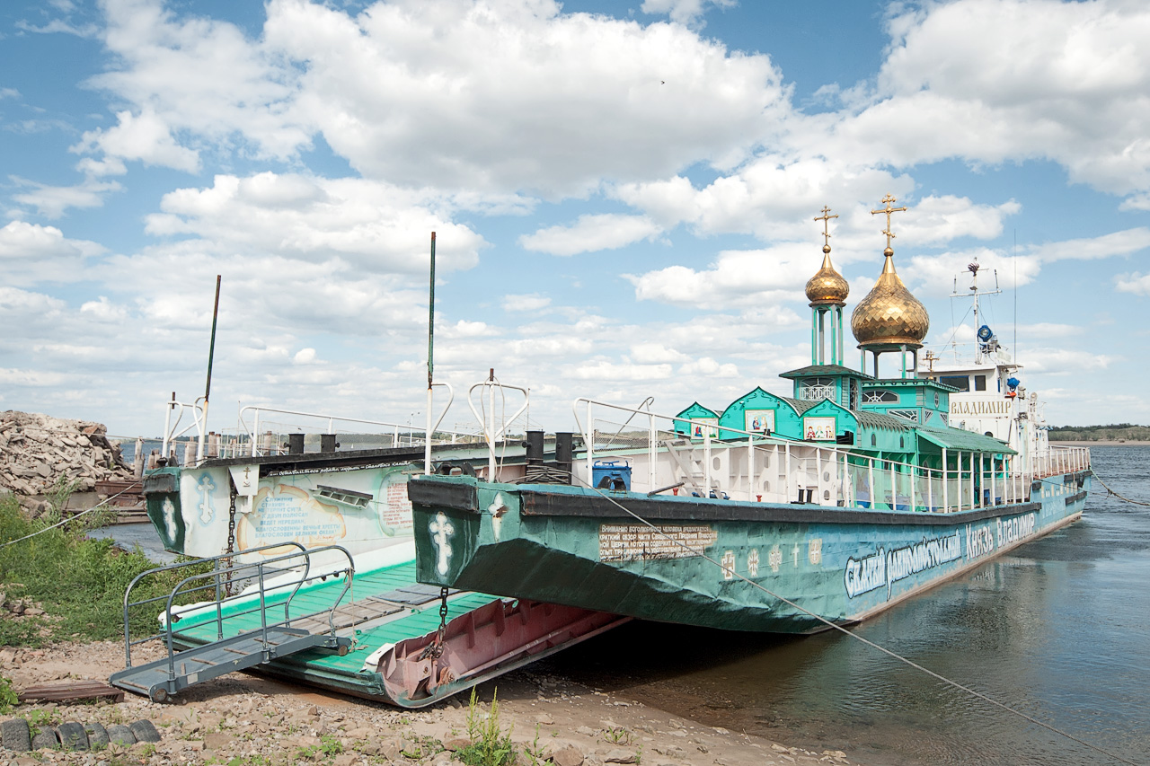 Плавучий храм святителя Николая Чудотворца