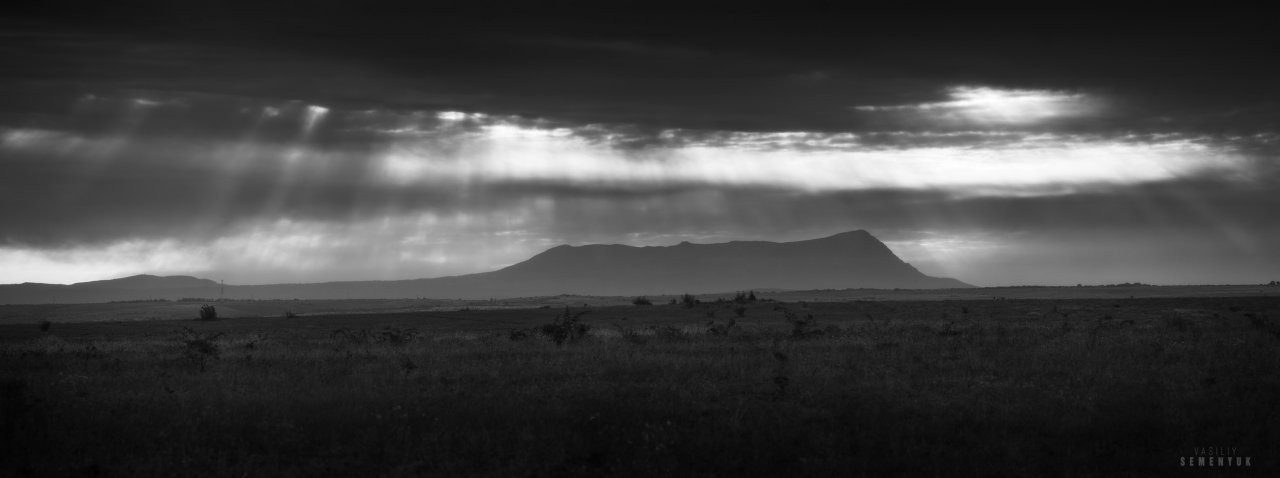 Chatyr-Dag at Cloudy day_Pano web.jpg