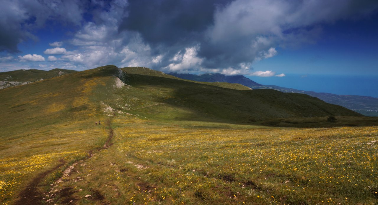 Chatyr upper plato pano.jpg