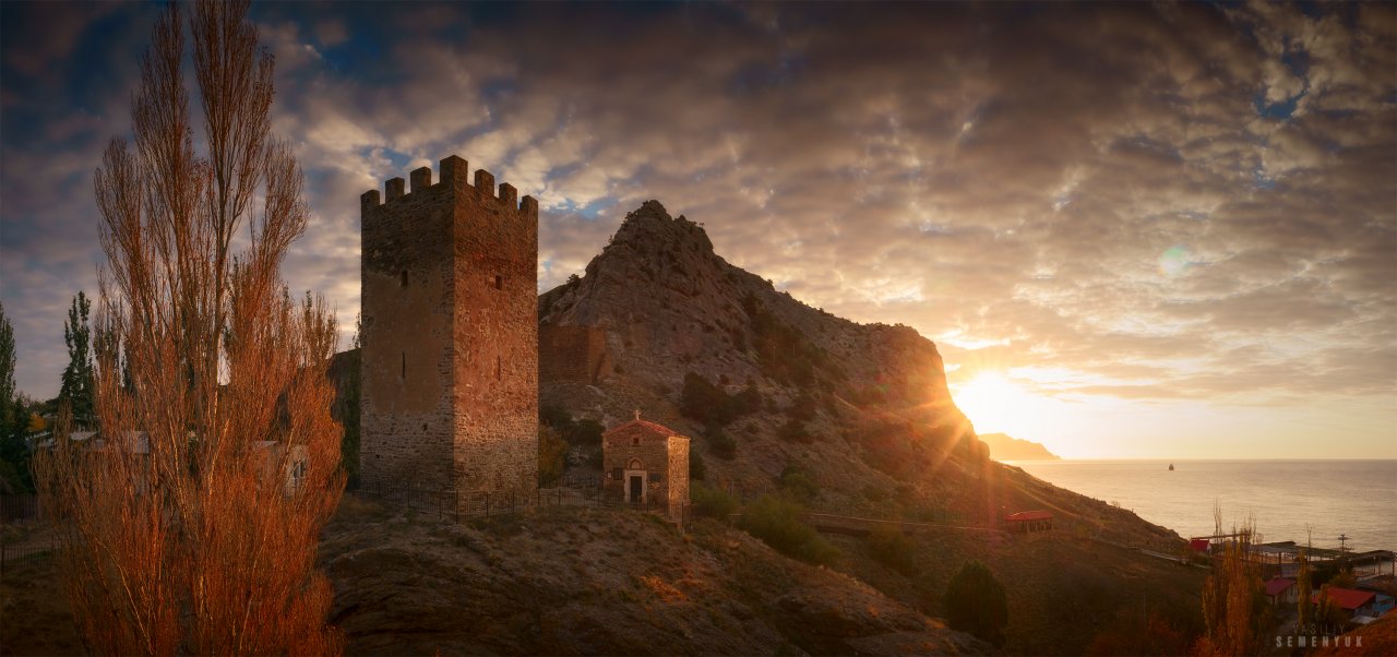 Dawn at Astagvera tower_Pano web.jpg