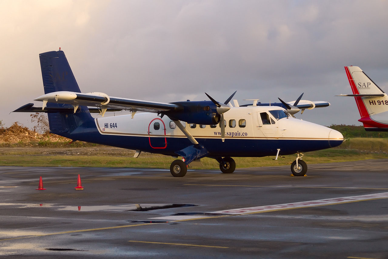 DSC00530  De Havilland Canada DHC-6-300 Twin Otter ак Servicios Aéreos Profesionales (SAP).jpg