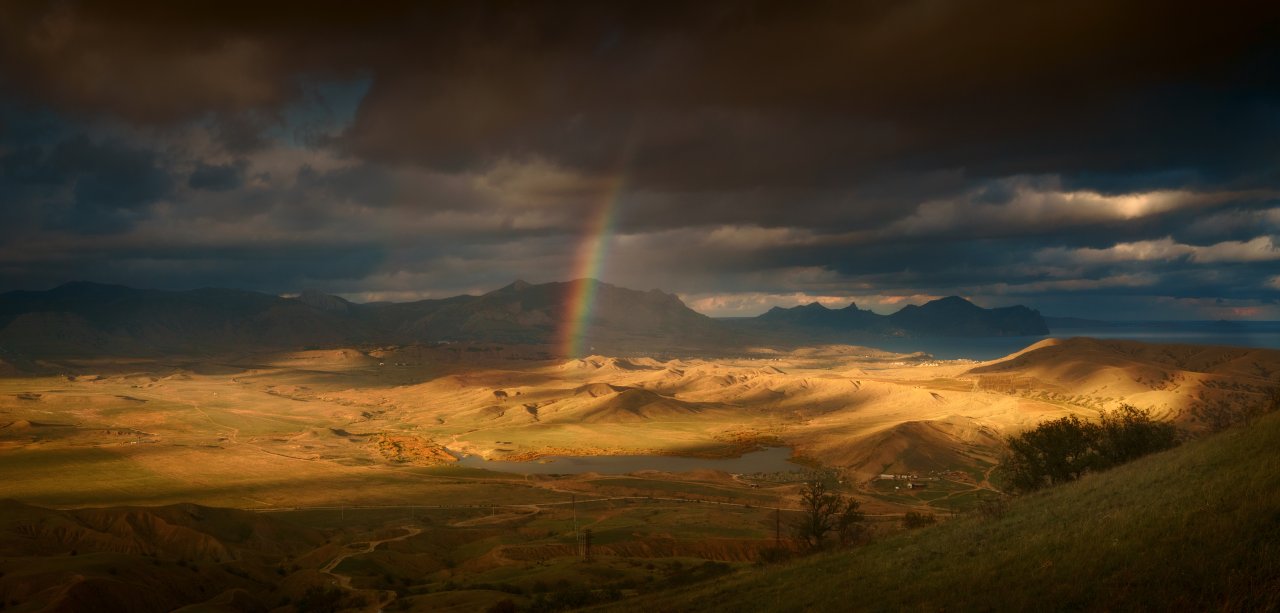 Rainbow over Kapsel_Pano.jpg