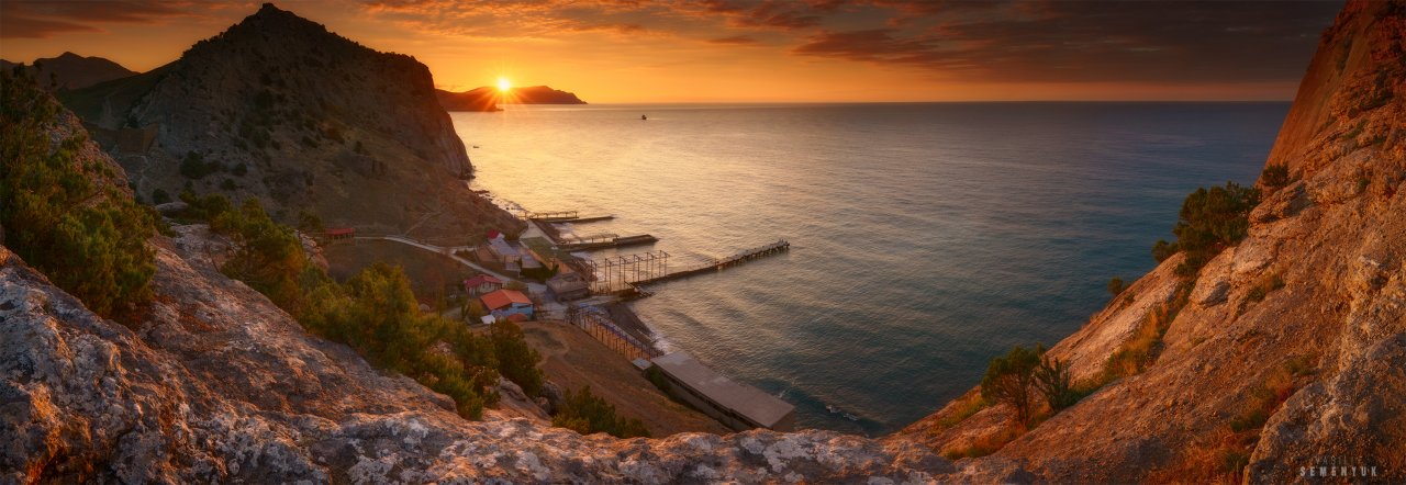 Sunrise at Sudak bay_Pano web.jpg