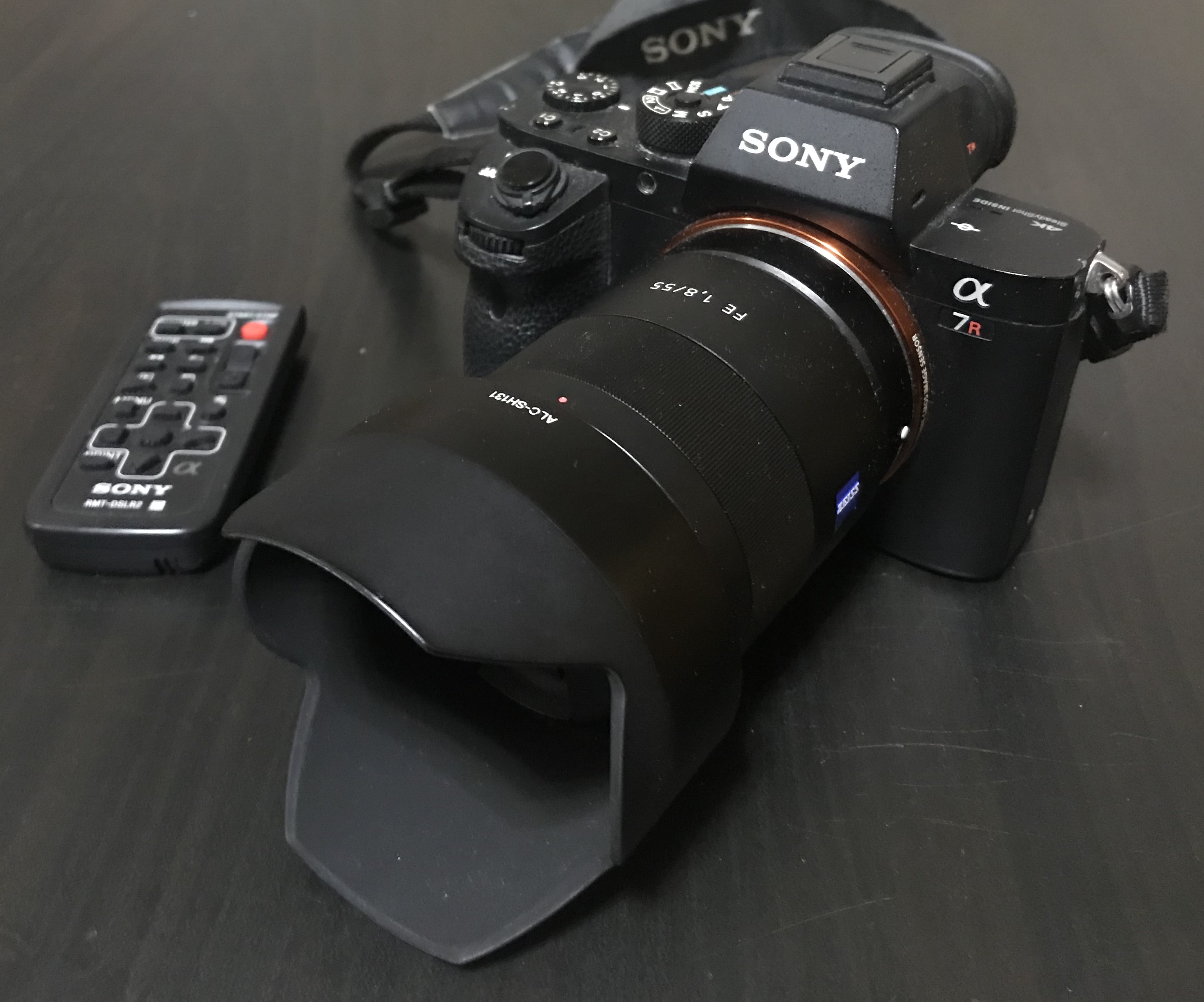 Комплект Sony A7R2 +  SEL55F18Z + пару бонусов