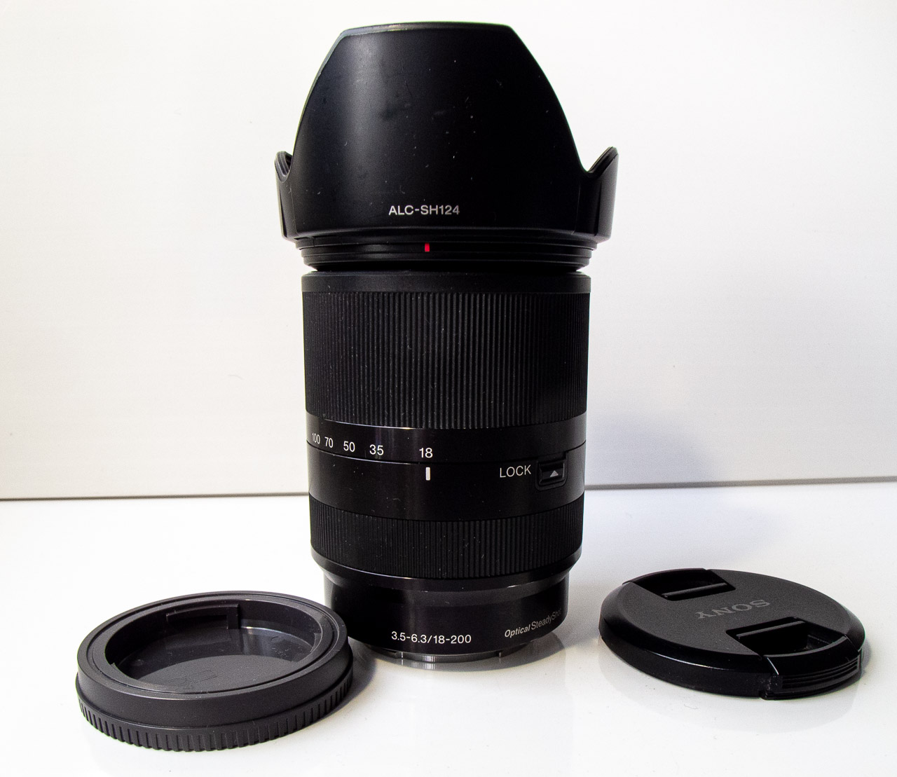 Sony E 18–200 мм f/3.5–6.3 OSS LE