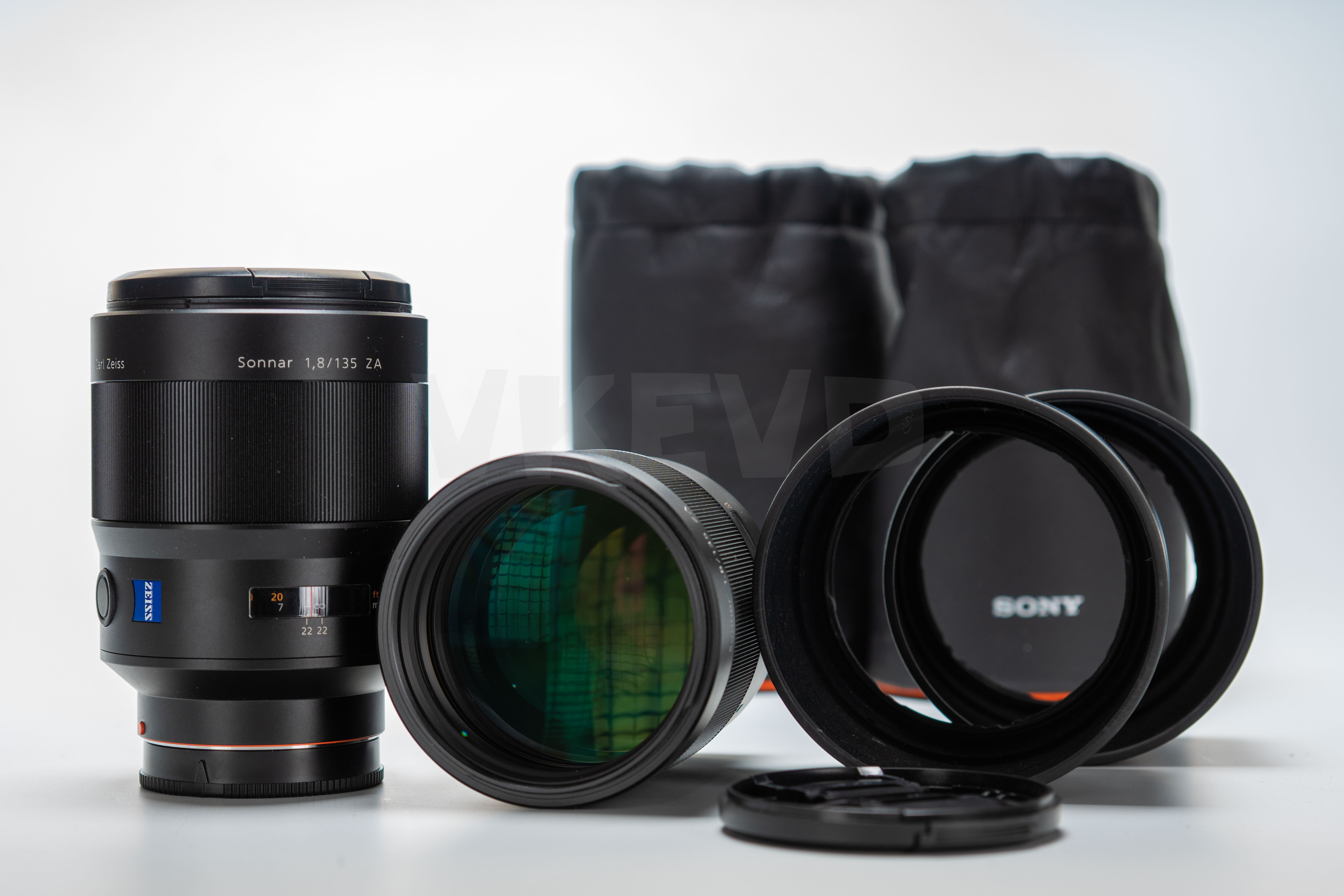 Объективы Sony Carl Zeiss Sonnar T*135mm f/1.8 ZA (SAL-135F18Z)