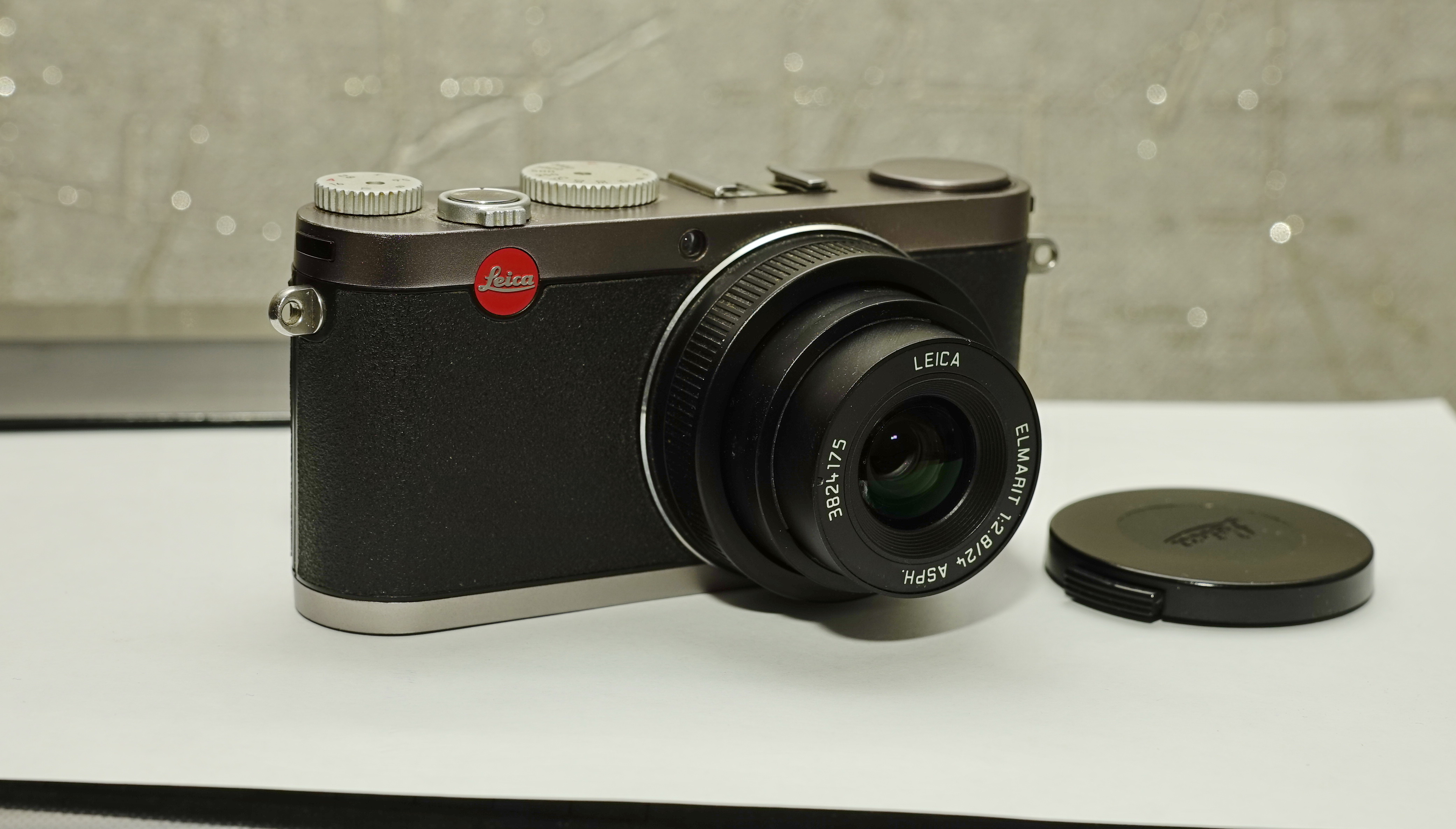 leica x1