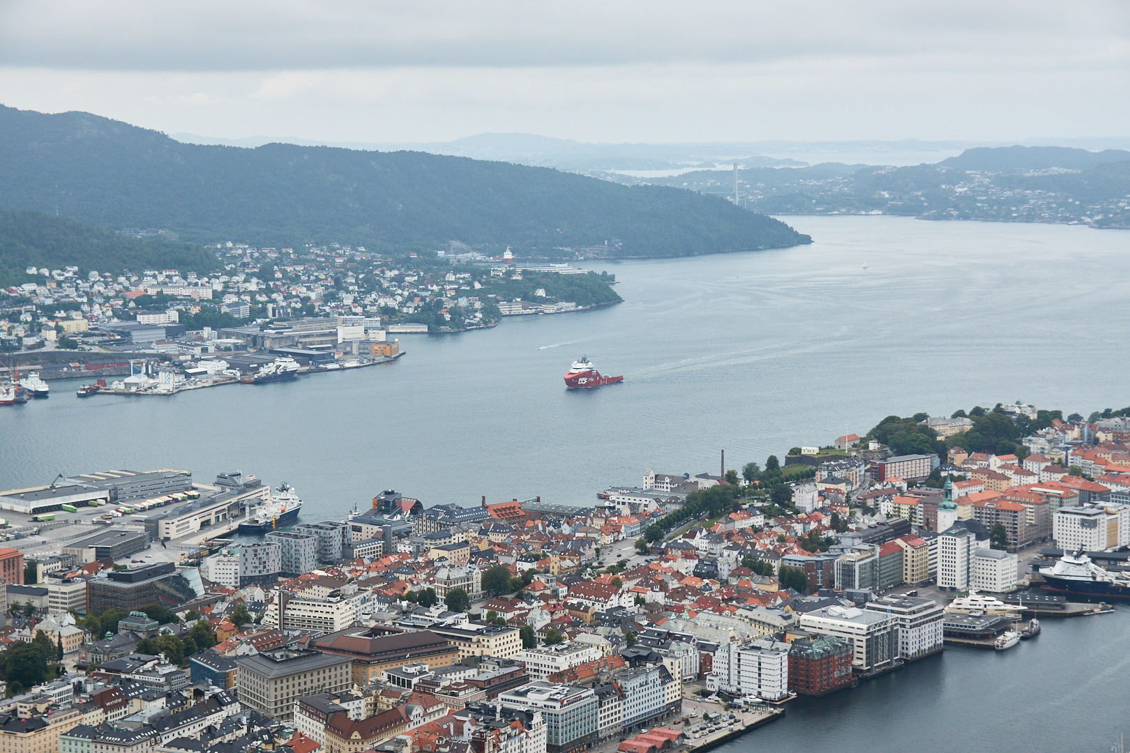 Вид на Берген с горы Fløyen