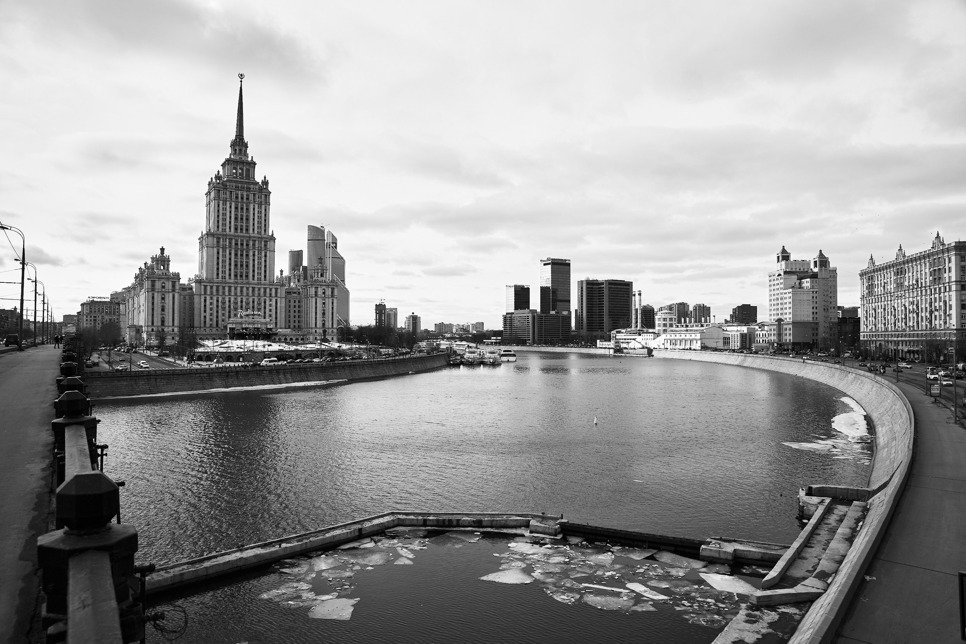 Река Москва и гостиница "Украина"