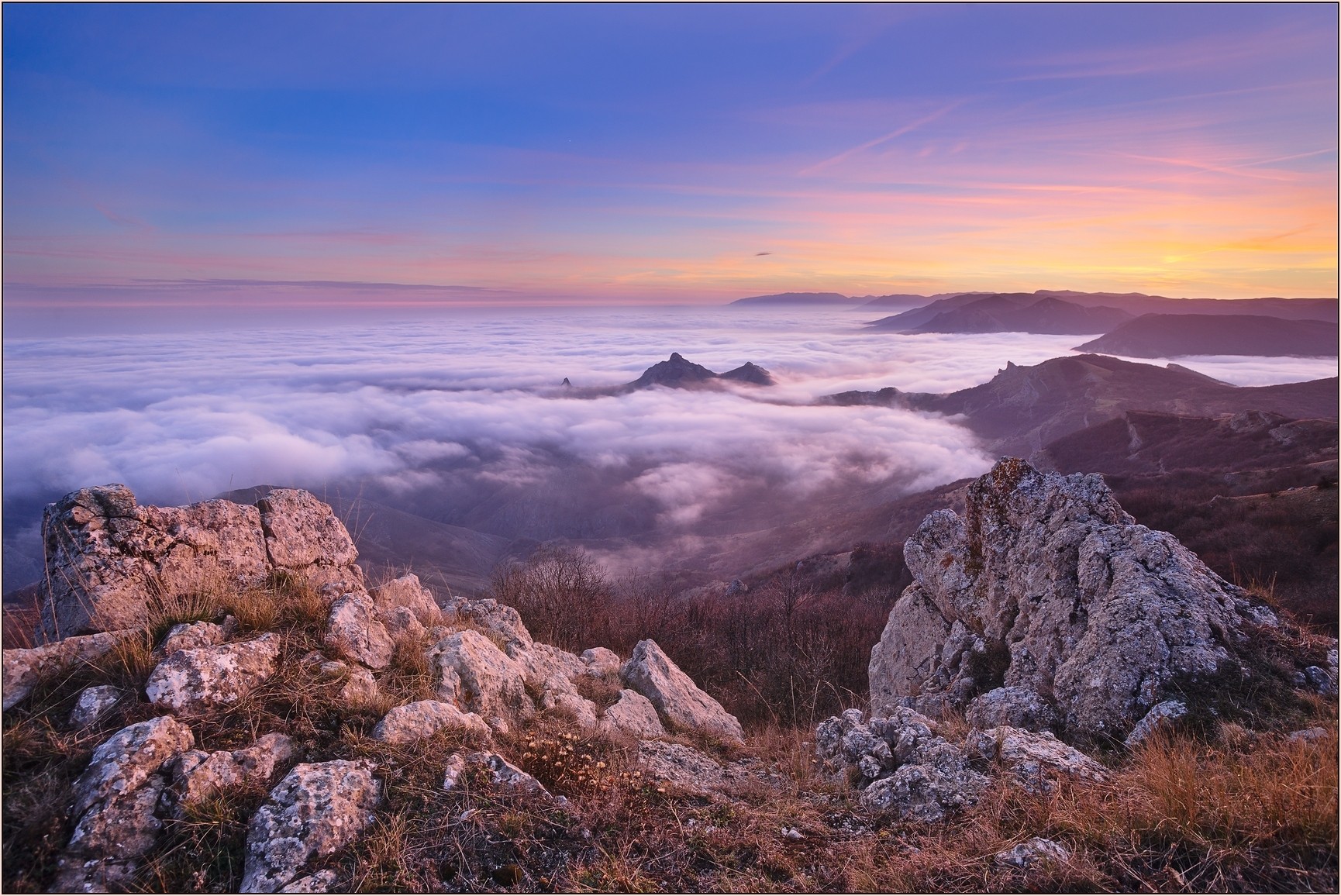 Про Крымскую осень и облака слоями.