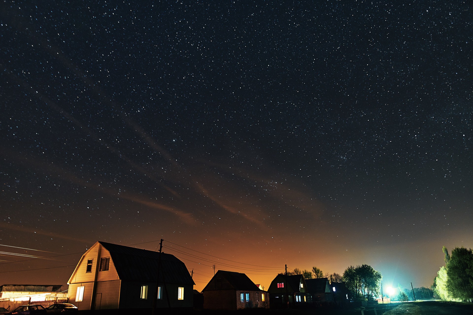 Звездное небо над деревней