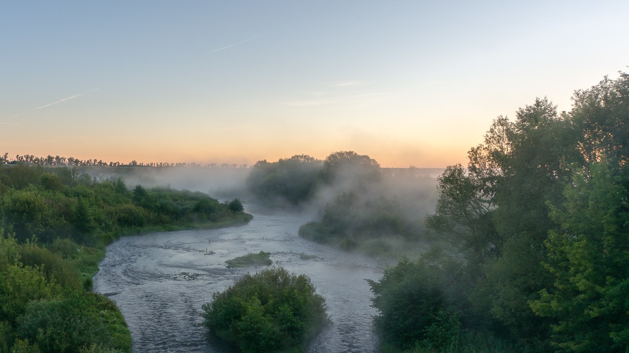 Рассвет на реке Кшень.