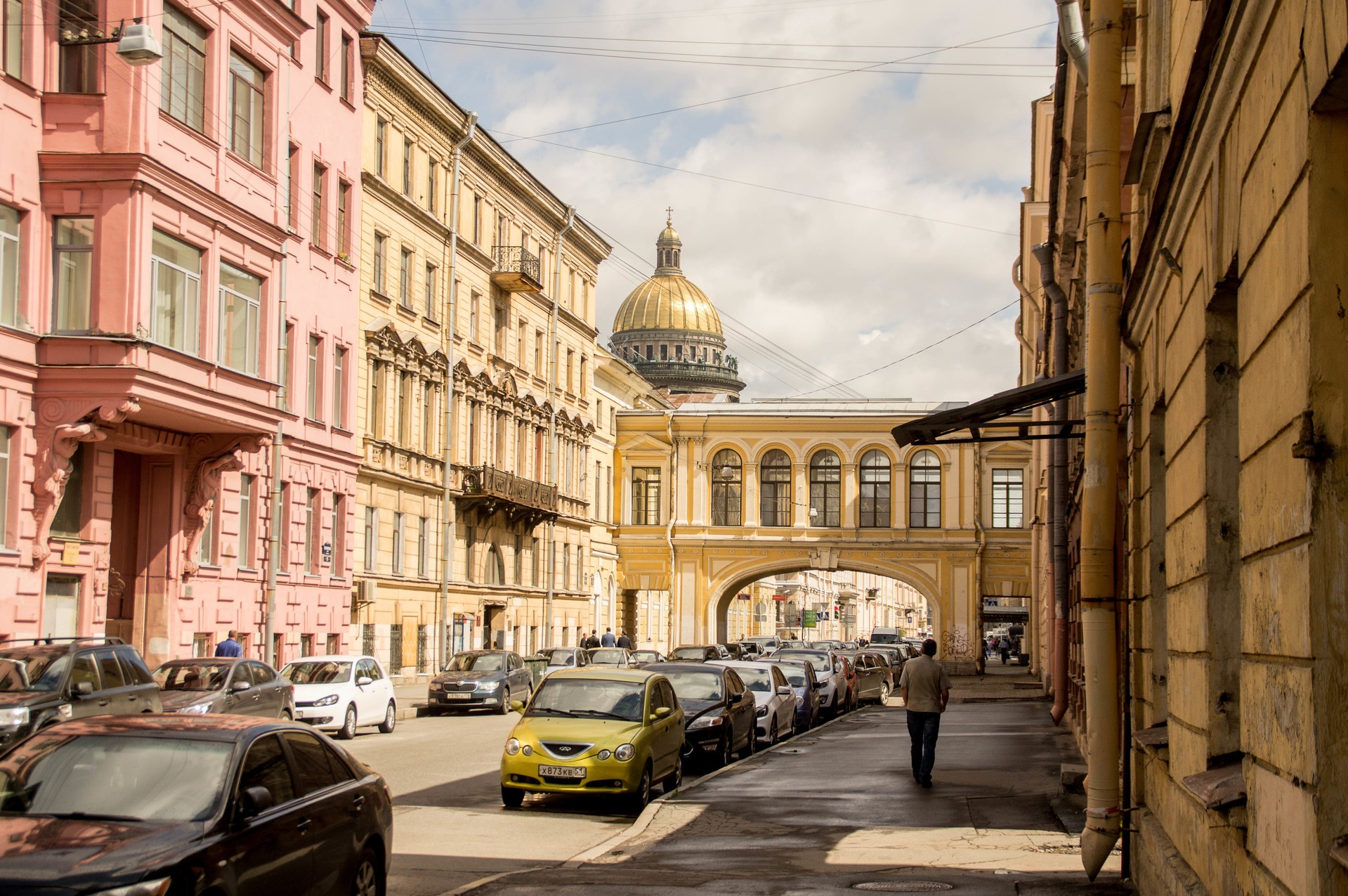 Pochtampskaya street