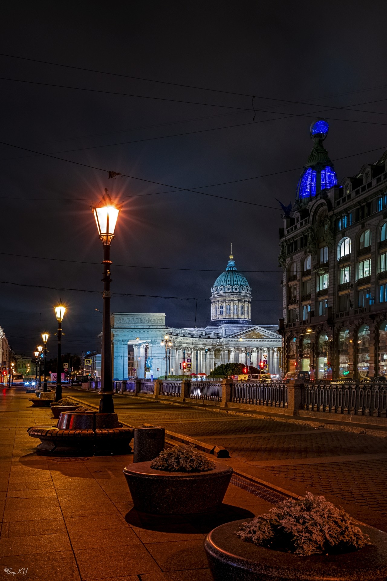 Питерская ночь: Канал Грибоедова у дома Зингера с видом на Казанский собор