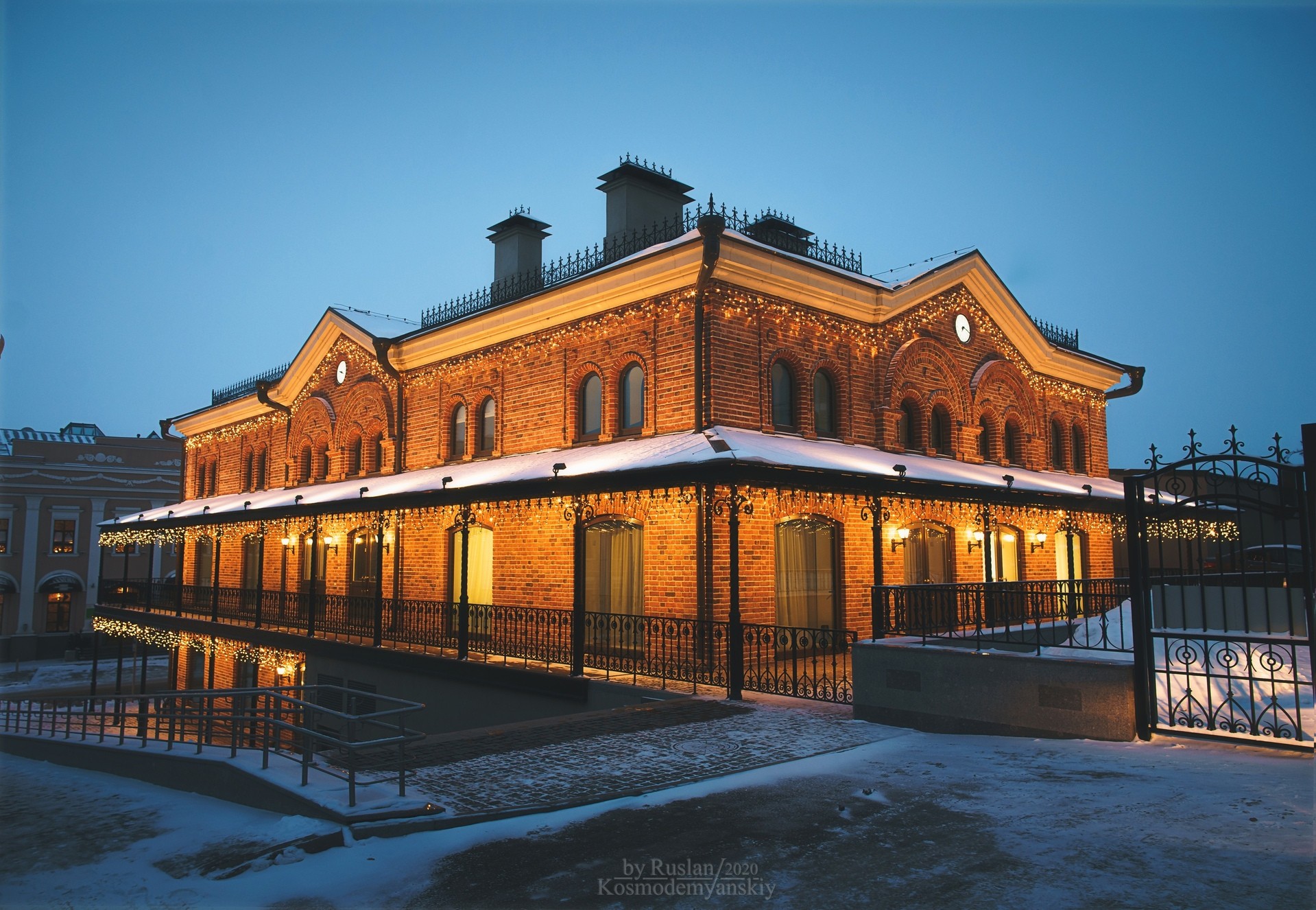 Отреставрированное здание лавок купца Курманаева 1873 года постройки. г.Казань