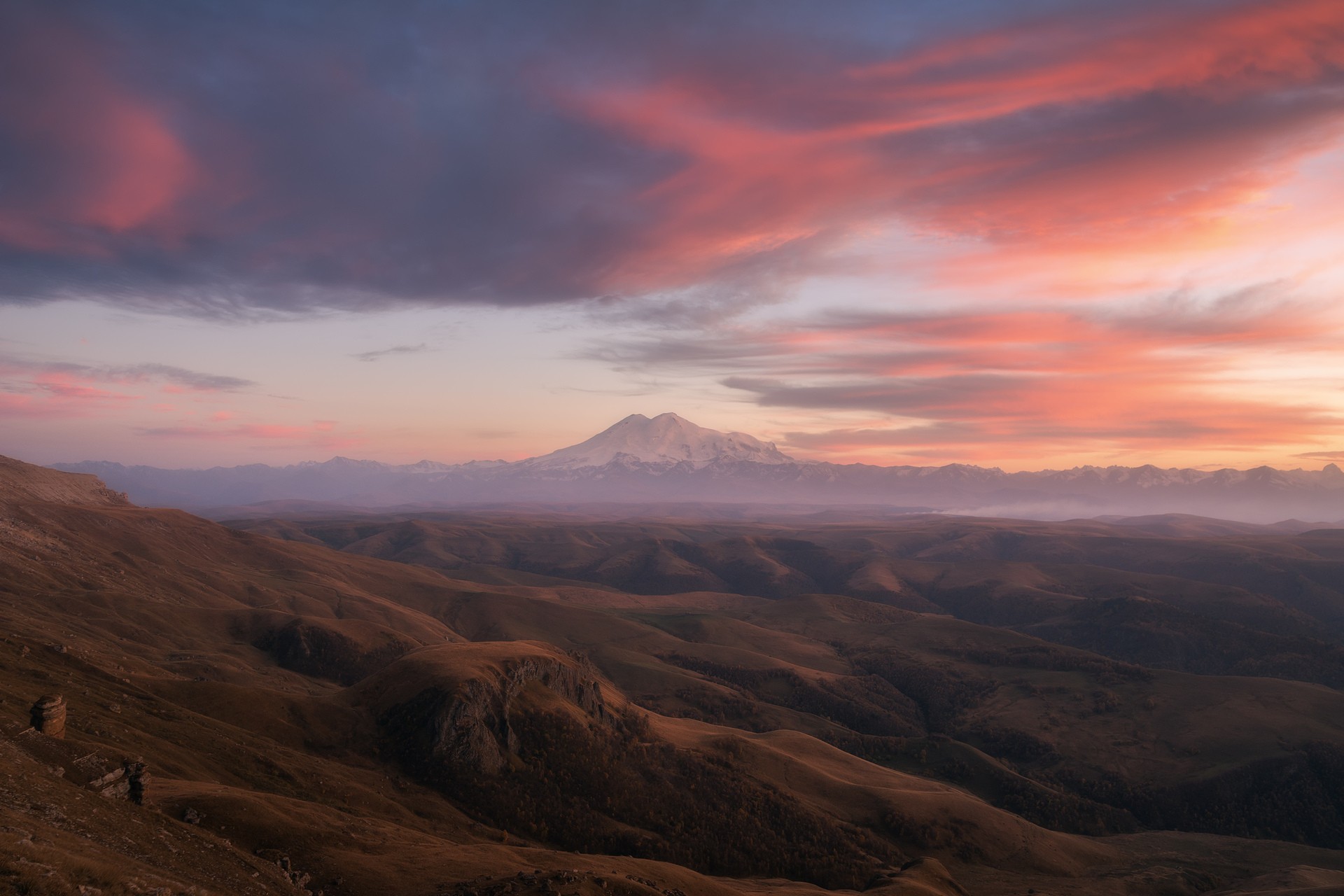 Закат с видом на Эльбрус