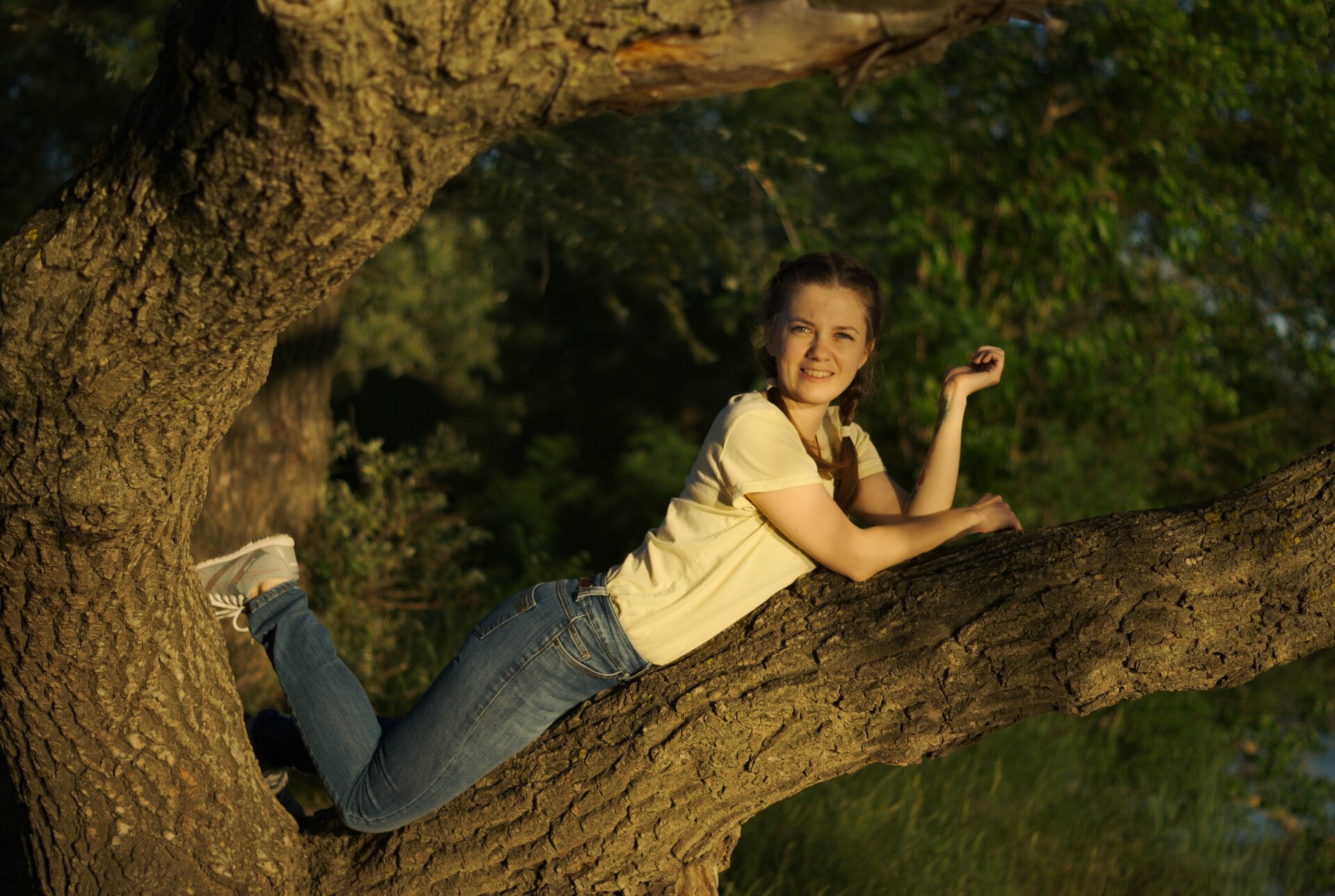 Kate on the tree