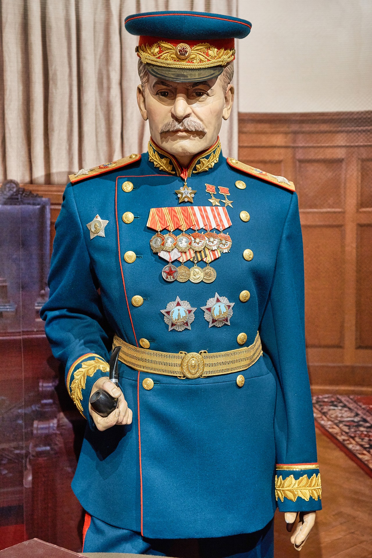 Иосиф Виссарионович Джугашвили (Сталин). Генералиссимус Советского Союза.