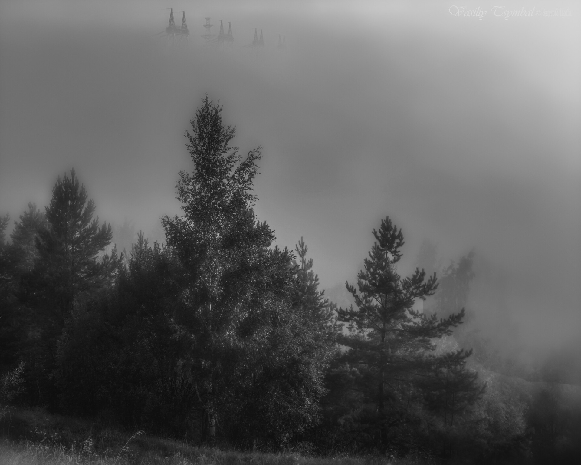 Смог и туман над ГЭС_b&w