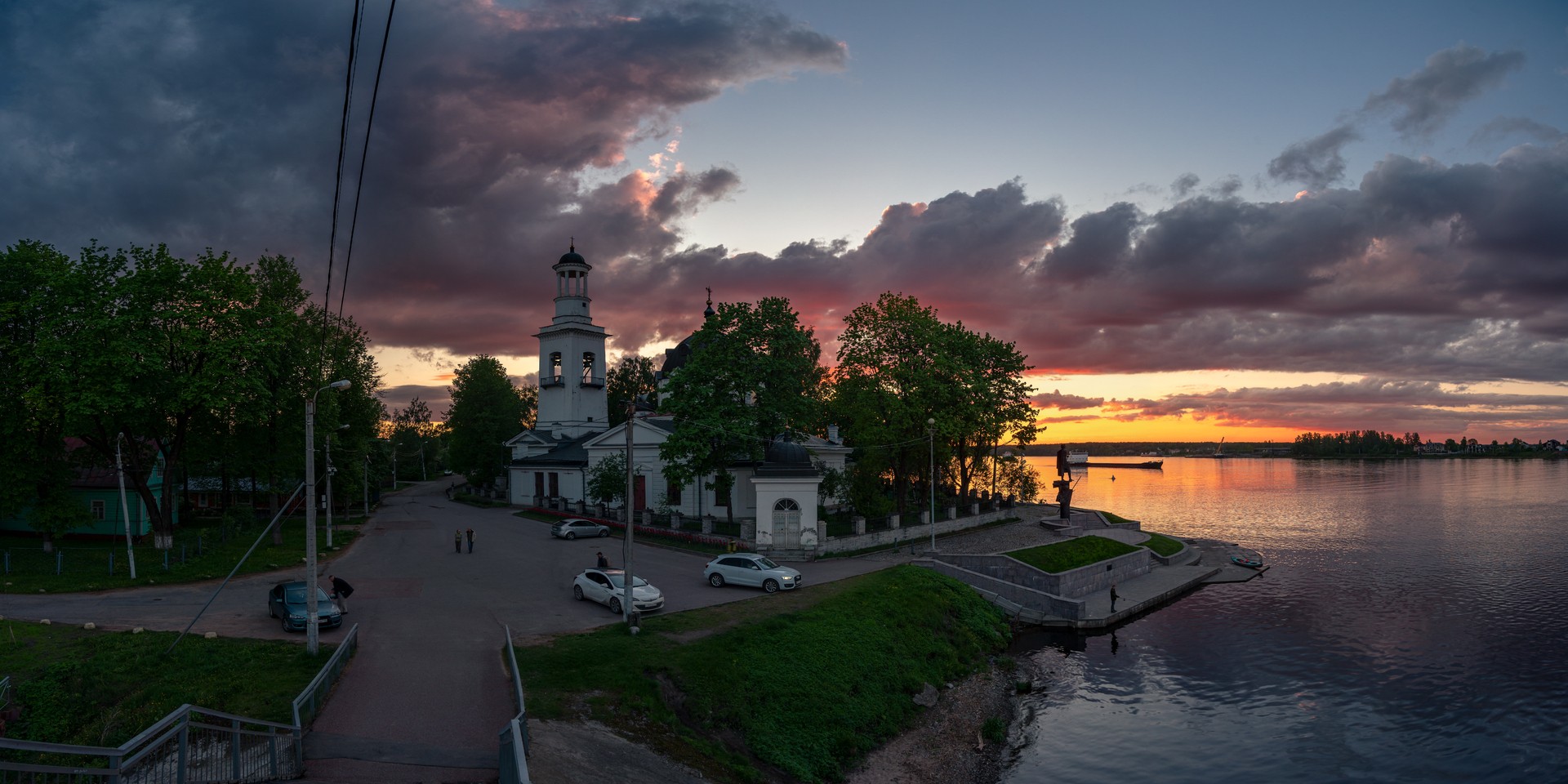 храм Александра Невского на закате