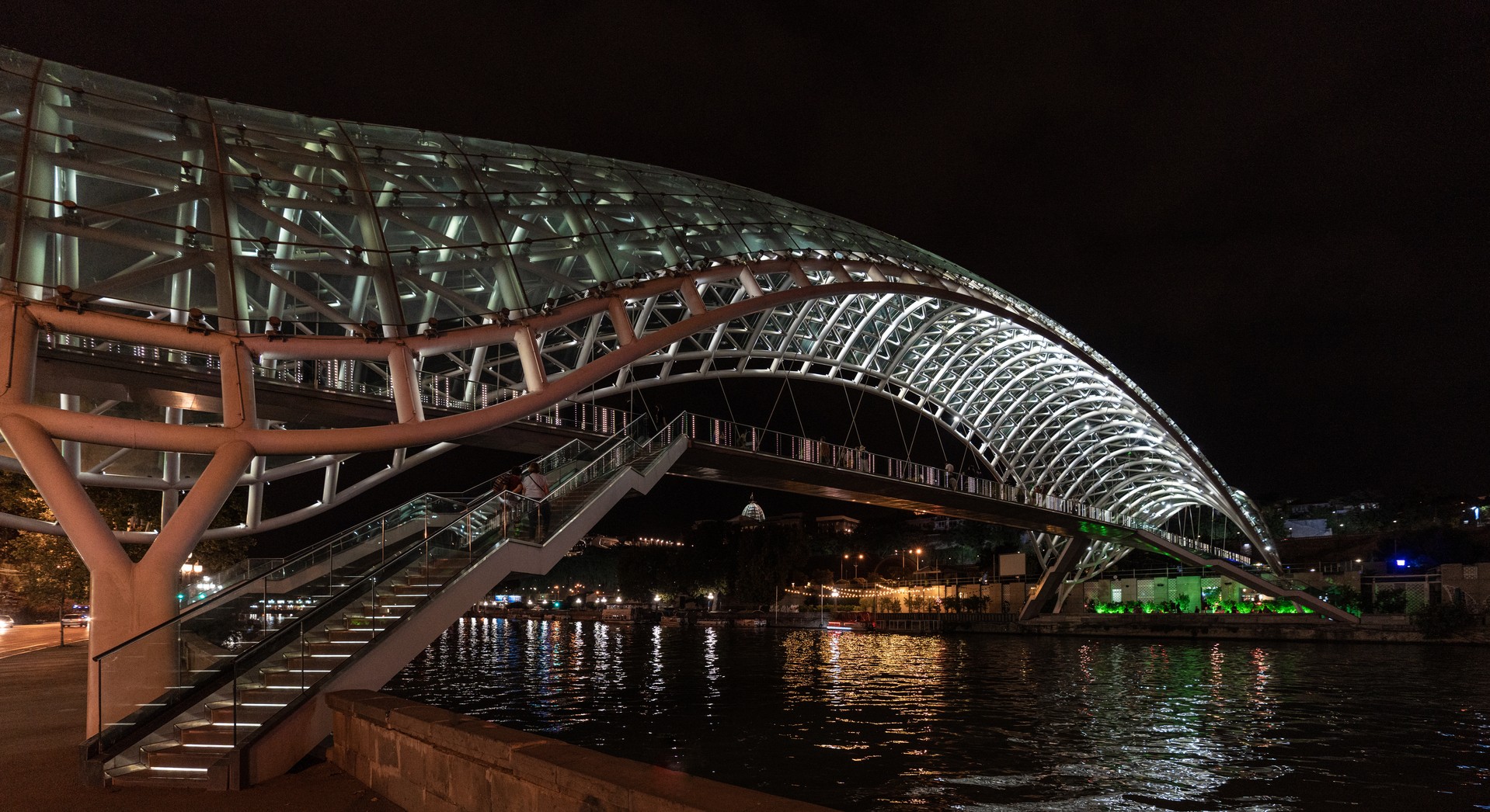 Тбилиси. Мост мира.