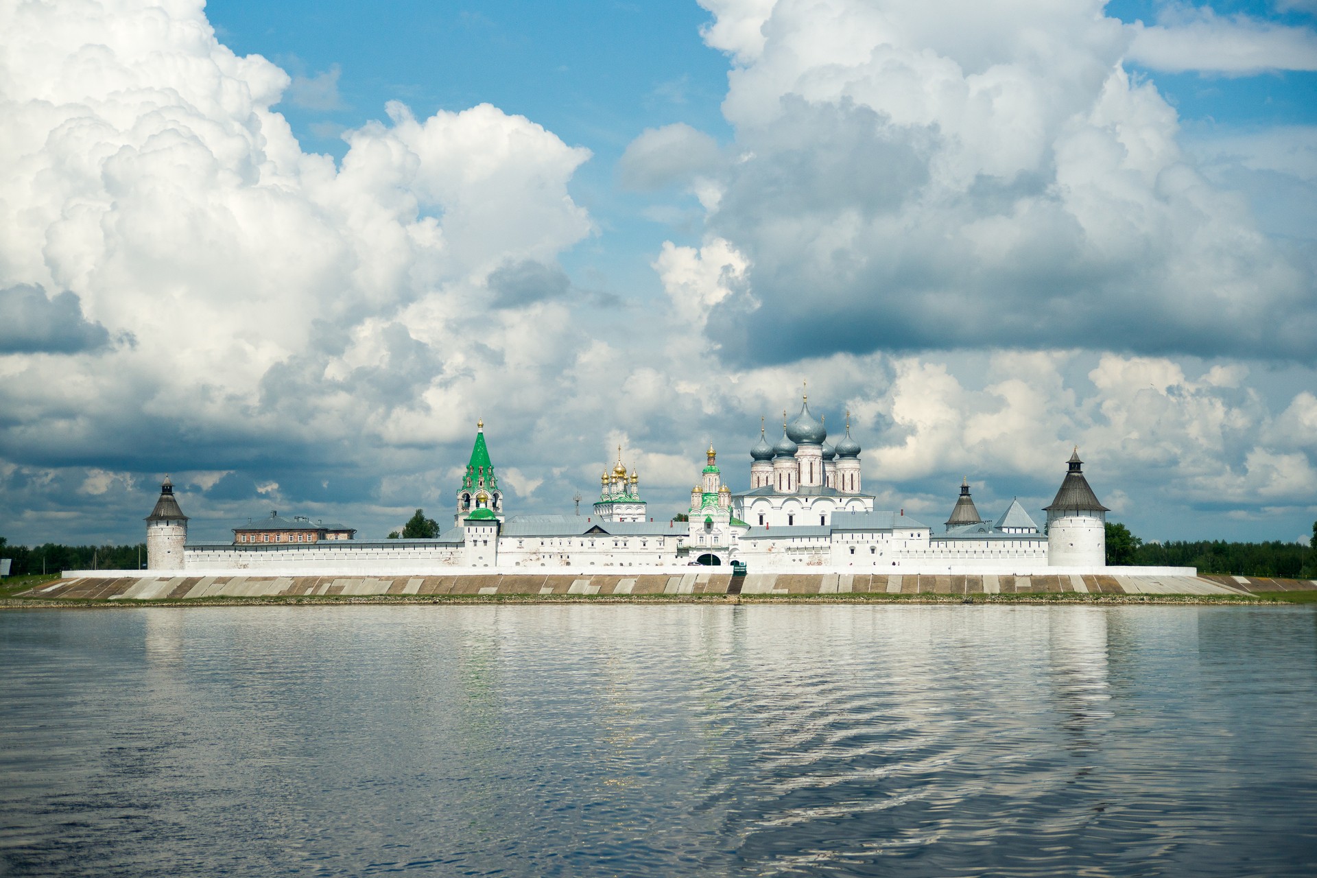 Свято-Троицкий Макарьевский Желтоводский женский монастырь