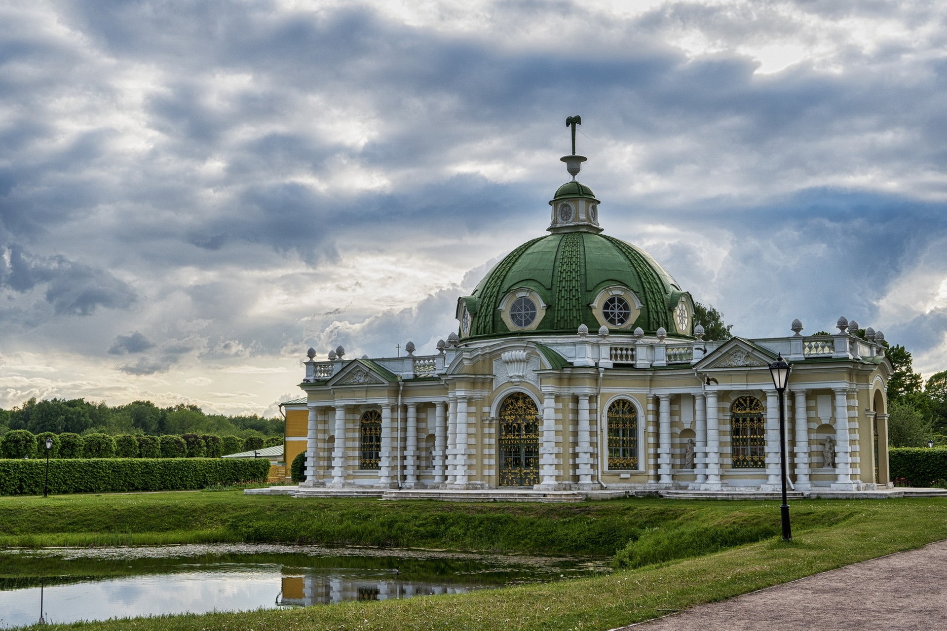 Кусково. Грот.