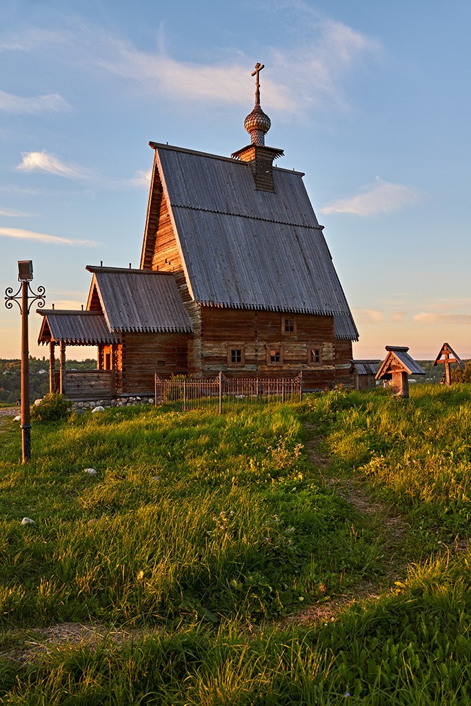 Деревянный храм на горе Левитана